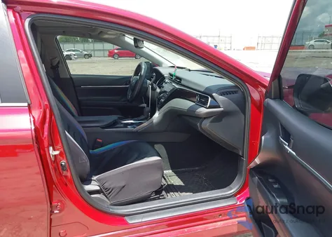 2020 Toyota Camry Le Hybrid z USA, uszkodzony, nr VIN 4T1E31AK7LU014070